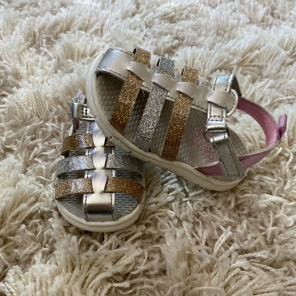 Carters toddler sandals - Picture 2 of 4
